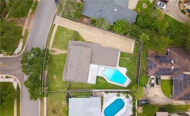 Luxury Living in Country Club Estates. Welcome to this exquisite on Corpus Christi Country Club Golf Course in Texas - for sale on GolfHomes.com, golf home, golf lot