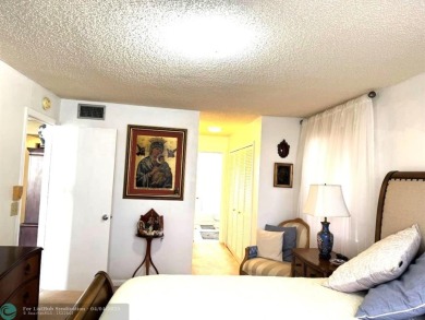 ks: Owner Motivated! Well maintains and spacious 1 bed 1.5 bath on Sunrise Lakes Phase IV Golf Course in Florida - for sale on GolfHomes.com, golf home, golf lot