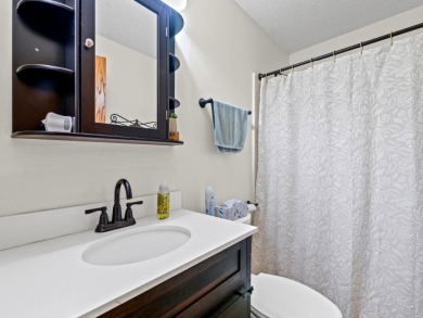 TWO FAMILY UNIT: ONE IS THREE BEDROOM WITH TWO FULL BATHROOMS on Willow Pond Golf Course in Illinois - for sale on GolfHomes.com, golf home, golf lot