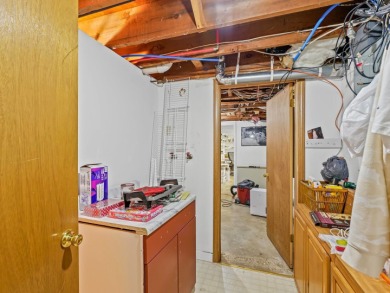 TWO FAMILY UNIT: ONE IS THREE BEDROOM WITH TWO FULL BATHROOMS on Willow Pond Golf Course in Illinois - for sale on GolfHomes.com, golf home, golf lot