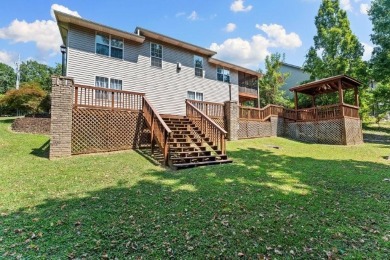 Square footage lives large in this home that shows pride of on Bella Vista - Metfield Golf Complex and Country Club in Arkansas - for sale on GolfHomes.com, golf home, golf lot
