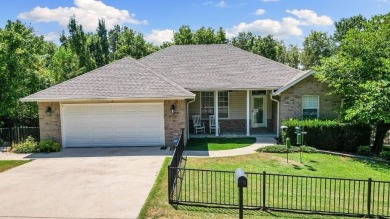 Square footage lives large in this home that shows pride of on Bella Vista - Metfield Golf Complex and Country Club in Arkansas - for sale on GolfHomes.com, golf home, golf lot