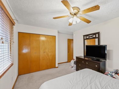 TWO FAMILY UNIT: ONE IS THREE BEDROOM WITH TWO FULL BATHROOMS on Willow Pond Golf Course in Illinois - for sale on GolfHomes.com, golf home, golf lot