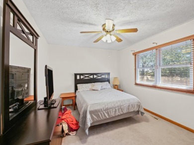 TWO FAMILY UNIT: ONE IS THREE BEDROOM WITH TWO FULL BATHROOMS on Willow Pond Golf Course in Illinois - for sale on GolfHomes.com, golf home, golf lot