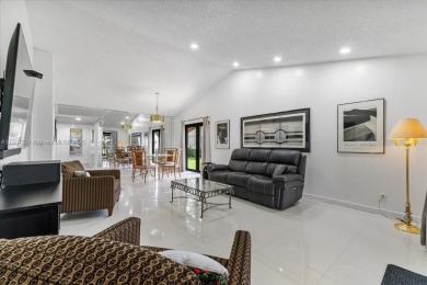 Affordable and Adorable 2-bedroom, 2-bath Villa nestled in on Bonaventure Country Club in Florida - for sale on GolfHomes.com, golf home, golf lot