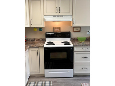 Come visit this Two Bedroom/Two Bath desirable Seven Springs on Seven Springs Golf and Country Club in Florida - for sale on GolfHomes.com, golf home, golf lot