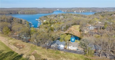 Welcome to this pristine, turnkey move-in-ready home, located in on The Oaks Golf Course in Missouri - for sale on GolfHomes.com, golf home, golf lot