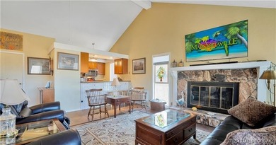 Welcome to this pristine, turnkey move-in-ready home, located in on The Oaks Golf Course in Missouri - for sale on GolfHomes.com, golf home, golf lot