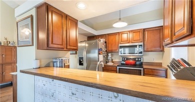 Welcome to this pristine, turnkey move-in-ready home, located in on The Oaks Golf Course in Missouri - for sale on GolfHomes.com, golf home, golf lot