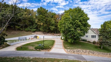 LOOKING FOR CONVENIENT LOCATION, PRIVACY, AND RESORT-STYLE on Osage National Golf Club in Missouri - for sale on GolfHomes.com, golf home, golf lot