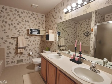 Welcome to our Waterford site condo listing. Enjoy the comfort on White Lake Oaks Golf Course in Michigan - for sale on GolfHomes.com, golf home, golf lot