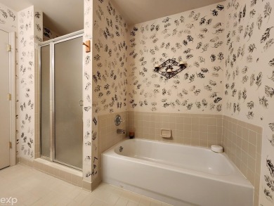 Welcome to our Waterford site condo listing. Enjoy the comfort on White Lake Oaks Golf Course in Michigan - for sale on GolfHomes.com, golf home, golf lot