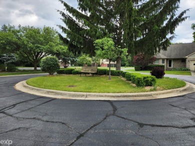 Welcome to our Waterford site condo listing. Enjoy the comfort on White Lake Oaks Golf Course in Michigan - for sale on GolfHomes.com, golf home, golf lot