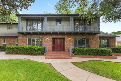 Welcome to your dream home in the heart of Stevens Park. This on Stevens Park Golf Course in Texas - for sale on GolfHomes.com, golf home, golf lot