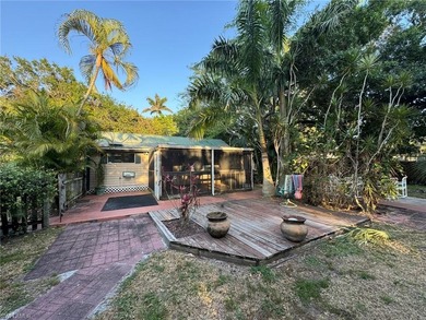 Discover the ultimate blend of space, privacy, and potential in on Spanish Wells Golf and Country Club in Florida - for sale on GolfHomes.com, golf home, golf lot