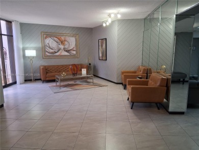 You will be the envy of your family/friends when they visit you on Pembroke Lakes Golf Club in Florida - for sale on GolfHomes.com, golf home, golf lot