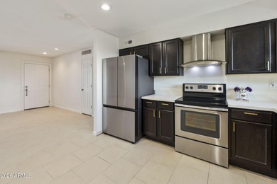 Well maintained 2 bed, 1 bath home in a sought after adult on Sun City Country Club in Arizona - for sale on GolfHomes.com, golf home, golf lot