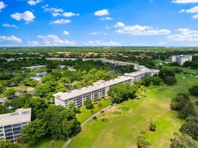 Stunning 3 bedroom, 2 bathroom located in the golf community of on Palm-Aire Country Club and Resort - The Oaks in Florida - for sale on GolfHomes.com, golf home, golf lot