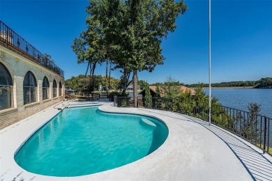 Boasting 3spacious bedrooms  2.5 baths, with vaulted ceilings on Hide-A-Way Lake Golf Course in Texas - for sale on GolfHomes.com, golf home, golf lot