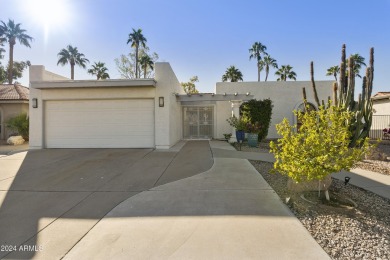 Location is everything for this 3BR, 2BA golf course home in the on Cottonwood Country Club in Arizona - for sale on GolfHomes.com, golf home, golf lot