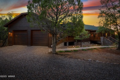 Beautiful corner lot cabin in Show Low's Torreon Golf community on Torreon Golf Club in Arizona - for sale on GolfHomes.com, golf home, golf lot