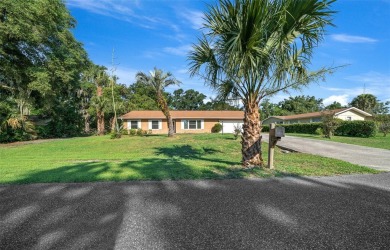 BIG AND BEAUTIFUL POOL HOME IN SILVER SPRING SHORES OCALA on Country Club At Silver Springs Shores in Florida - for sale on GolfHomes.com, golf home, golf lot