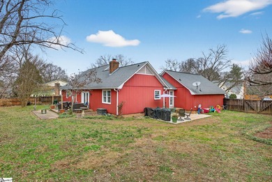 Welcome home to Holly Tree Plantation! This beautifully updated on Holly Tree Country Club in South Carolina - for sale on GolfHomes.com, golf home, golf lot