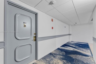 Beautifully updated 2-bed, 2-bath condo in an all-ages on Hillcrest Golf and Country Club in Florida - for sale on GolfHomes.com, golf home, golf lot