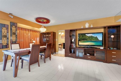 Beautifully updated 2-bed, 2-bath condo in an all-ages on Hillcrest Golf and Country Club in Florida - for sale on GolfHomes.com, golf home, golf lot