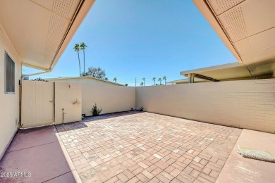 Charming 2-bedroom, 2-bath garden home in the heart of Sun City on Sun City-Willow Creek / Willow Brook  in Arizona - for sale on GolfHomes.com, golf home, golf lot