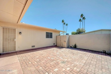 Charming 2-bedroom, 2-bath garden home in the heart of Sun City on Sun City-Willow Creek / Willow Brook  in Arizona - for sale on GolfHomes.com, golf home, golf lot