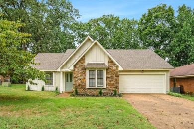 Beautifully remodeled home just steps from the golf course! on Stonebridge Golf Club in Tennessee - for sale on GolfHomes.com, golf home, golf lot