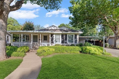 Exceptionally maintained, single story home with golf course on Meadowbrook Golf Course in Texas - for sale on GolfHomes.com, golf home, golf lot