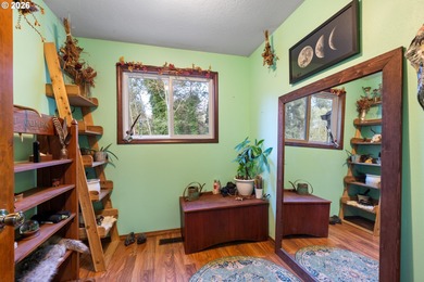 Stunning custom built 4 bedroom, 2 bath Home nestled on 1 acre on Alderbrook Golf Course in Oregon - for sale on GolfHomes.com, golf home, golf lot