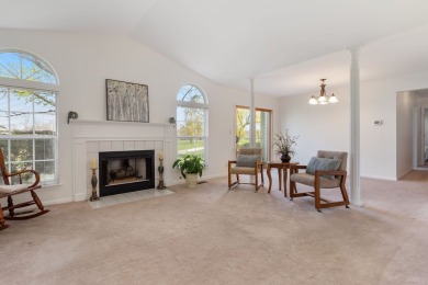 RARE & AMAZING RANCH TOWNHOME OVERLOOKING SPECTACULAR VIEWS OF on Glendale Lakes Golf Club in Illinois - for sale on GolfHomes.com, golf home, golf lot