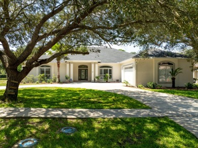 Stunning Golf Course Home in Prestigious Indian Bayou.
Welcome on Indian Bayou Golf and Country Club in Florida - for sale on GolfHomes.com, golf home, golf lot