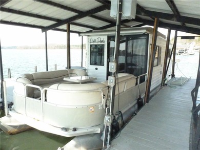 Welcome to Chickasaw Point!! That lakefront home you've been on The Trail At Chickasaw Pointe in South Carolina - for sale on GolfHomes.com, golf home, golf lot