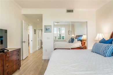 READY TO MOVE IN - 1st floor LAKEFRONT CONDO: 2 BD/2 BA on Oak Harbor Country Club in Florida - for sale on GolfHomes.com, golf home, golf lot