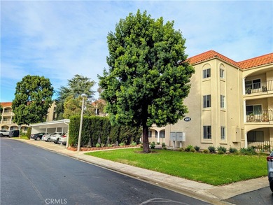 SPECTACULAR VIEWS IN PRESTIGIOUS GATE 14!! 3RD FLOOR END UNIT 3 on Aliso Viejo Country Club in California - for sale on GolfHomes.com, golf home, golf lot