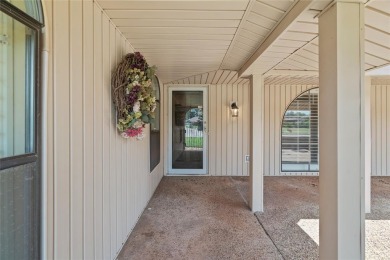 Space and comfort meet golf course living in this beautiful and on Lake Hefner Golf Club in Oklahoma - for sale on GolfHomes.com, golf home, golf lot