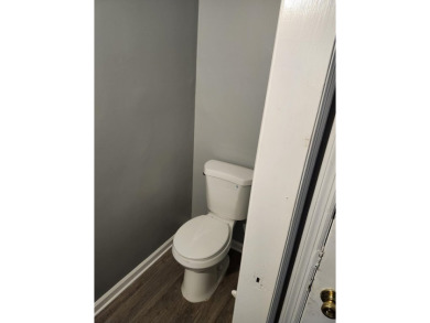 Wonderful townhouse setting close to Hilaman Golf course. Great on Hilaman Park Golf Course in Florida - for sale on GolfHomes.com, golf home, golf lot