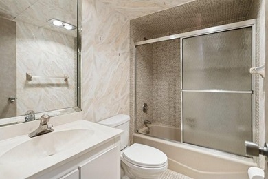 REDUCED! Located on prestigious Oaks Clubhouse Drive in Palm on Palm-Aire Country Club and Resort - The Oaks in Florida - for sale on GolfHomes.com, golf home, golf lot