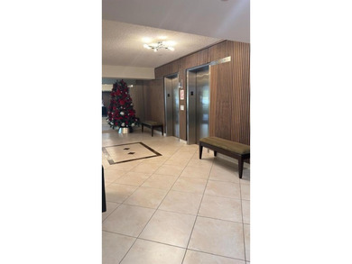 REDUCED! Located on prestigious Oaks Clubhouse Drive in Palm on Palm-Aire Country Club and Resort - Palms in Florida - for sale on GolfHomes.com, golf home, golf lot