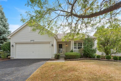 Well cared for 2 bedroom 2 bath ranch home with full basement! on The Links at Carillon in Illinois - for sale on GolfHomes.com, golf home, golf lot