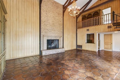 This is an exceptional opportunity to own a spacious two story on Corpus Christi Country Club Golf Course in Texas - for sale on GolfHomes.com, golf home, golf lot