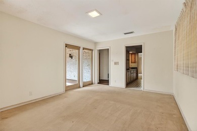 This is an exceptional opportunity to own a spacious two story on Corpus Christi Country Club Golf Course in Texas - for sale on GolfHomes.com, golf home, golf lot