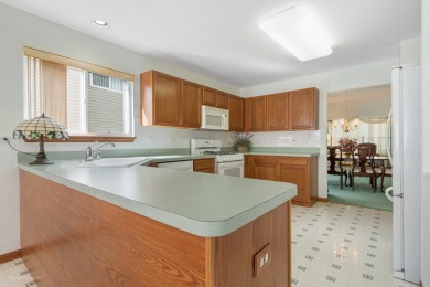 Well cared for 2 bedroom 2 bath ranch home with full basement! on The Links at Carillon in Illinois - for sale on GolfHomes.com, golf home, golf lot