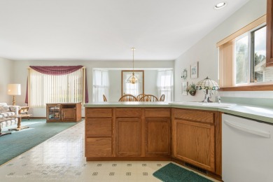 Well cared for 2 bedroom 2 bath ranch home with full basement! on The Links at Carillon in Illinois - for sale on GolfHomes.com, golf home, golf lot