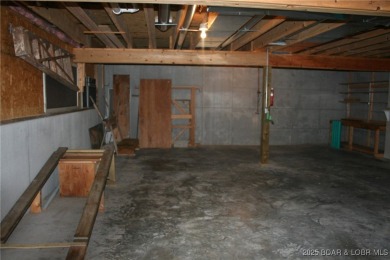 Located in the beautiful Indian Rock Golf Club, this well built on Indian Rock Golf Club in Missouri - for sale on GolfHomes.com, golf home, golf lot