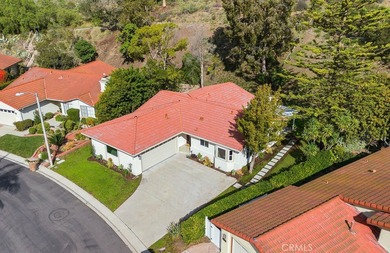 A beautifully renovated single-level home located in the highly on Camarillo Springs Golf Club in California - for sale on GolfHomes.com, golf home, golf lot